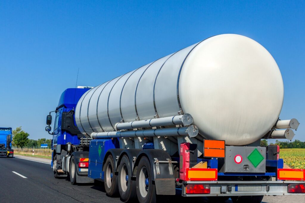 8 Questions to Ask Before Hiring Mobile Fleet Fueling Services