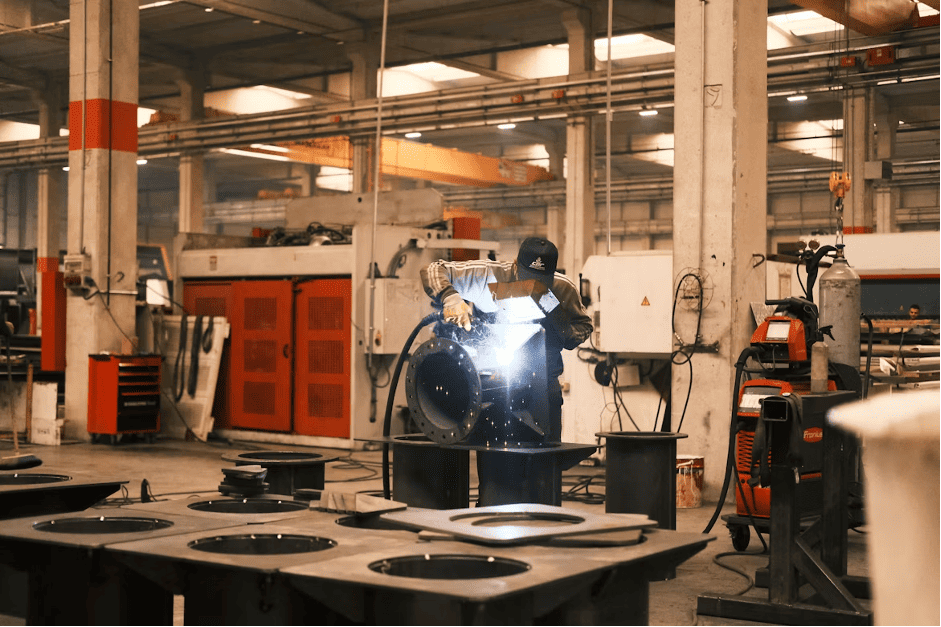 How Equipment and Machinery Businesses Keep Production Flexible During Demand Swings